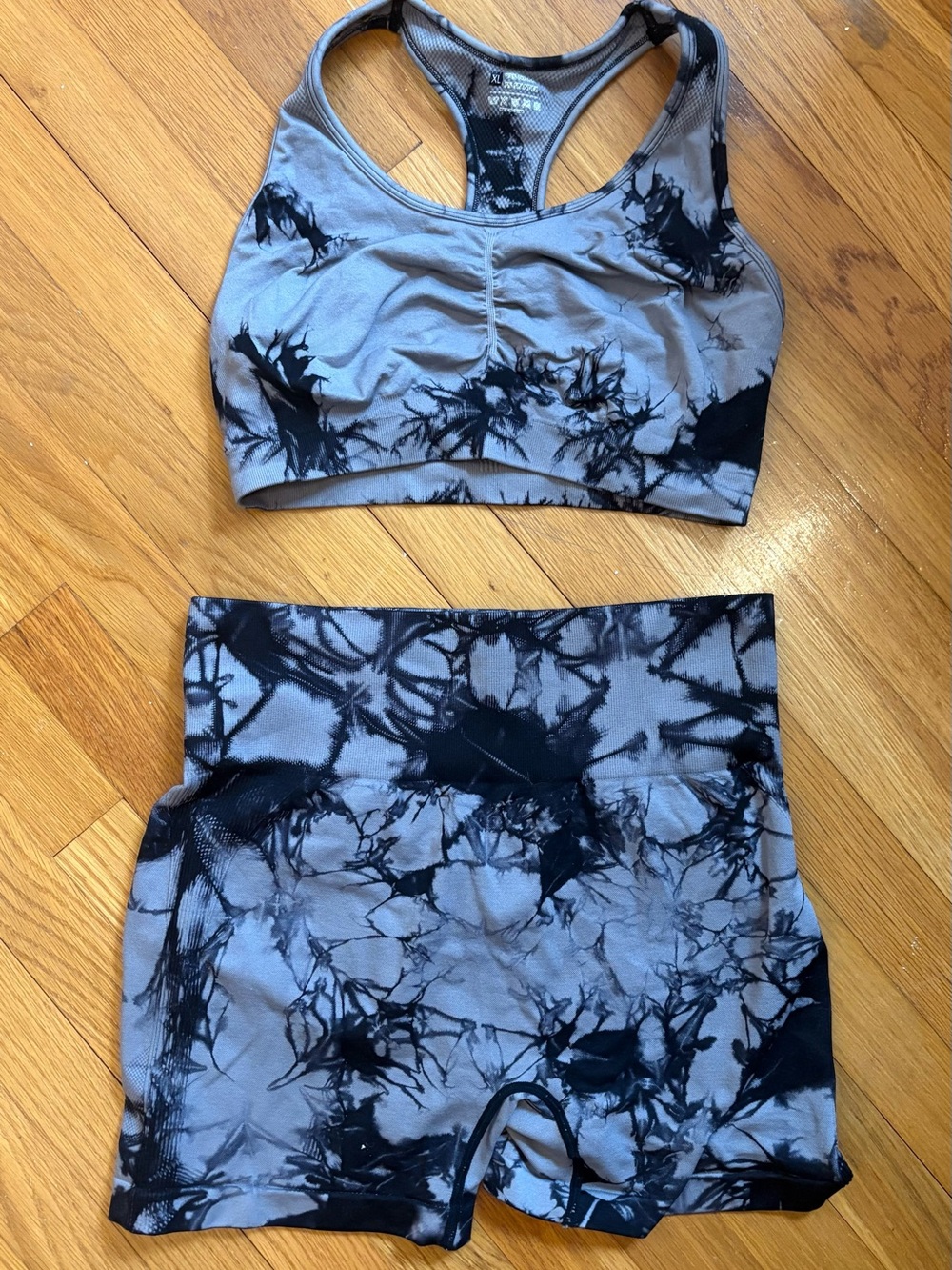 Gray & Black Tie-Dye Sports Bra + High-Waist Bike Shorts Set